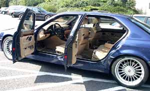 BMW Alpina B12 6.0 (E38) Seitenansicht mit ge�ffneten T�ren
