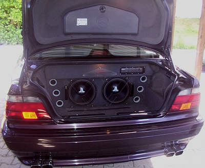 Hi-Fi-Anlage im BMW 735i (E38) von Petar Vucinic