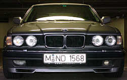 Vorderansicht des BMW 750iL (E32) von Wolf Ganssauge
