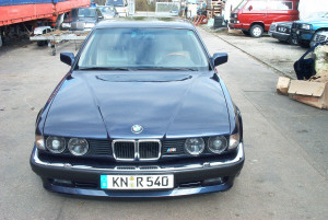 Vorderansicht des BMW 735iA (E32) von Rainer Gr�tzinger