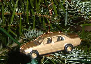 Weihnachtsbaum eines echten BMW-Fans