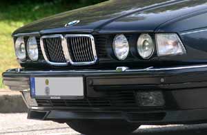Frontansicht des BMW 750iL Highline (E32)