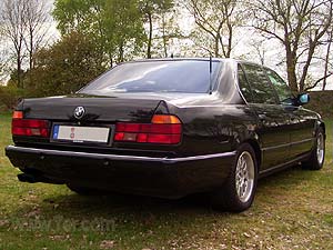 BMW L7, Modell E32
