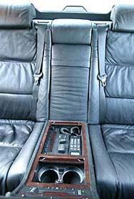 zus�tliche Bedienelemente zwischen den hinteren Sitzen im BMW L7