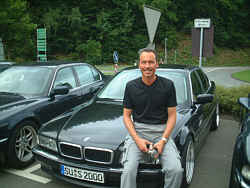 Hansj�rg Schaub mit seinem BMW 730i (E38)
