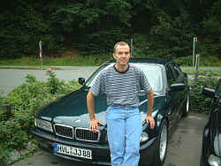 Jochen Meretz mit seinem BMW 750i (E38)