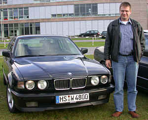Harald Ackermann ("Harald") mit seinem BMW 730i V8