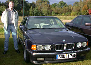 Holger Tielemann ("Holgi M60 V8") mit seinem BMW 740i