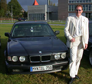 Robert Grigoleit ("Ianko27") mit seinem BMW 750i