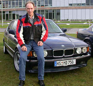 Toni Beckers ("Tobeco") mit seinem BMW 750i