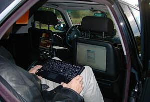 BMW L7 mit eingebauten PC und Funktastatur