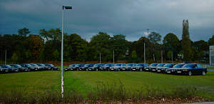 Panoramabild von teilnehmenden BMW 7er beim Treffen in Ratingen