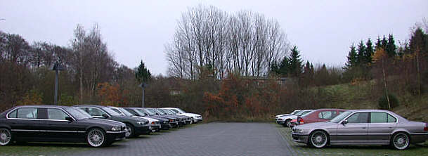 BMW 7er auf dem Parkplatz vor dem Golfhotel Grevenmhle