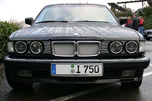 BMW 7er, Modell E32 mit verchromter Front