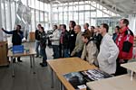 im Besucher-Pavillon vor Beginn der F�hrung