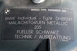 Individual Typschild im Motorraum von Franks 750iL