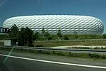 In M�nchen wird die Allianz-Arena passiert. Hier findet an diesem Tag das WM Er�ffnungsspiel statt.