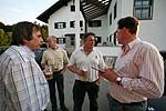 nach dem Fu�ball auf dem Hof in Anzing