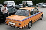 Die Firma Swiz�l fuhr mit einem alten BMW 2002tii auf den Hof