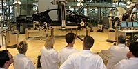 Besichtigung der gläsernen Manufaktur in Dresden im April 2008