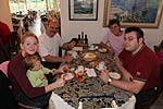 Erich M. mit seiner Frau, Tochter, Schwiegersohn und Enkelkind