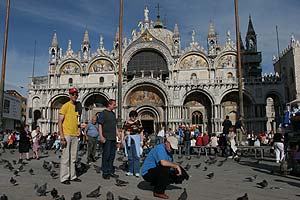 auf dem Markusplatz in Venedig