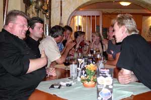 7er-Gemeinde im Hotel Schwalbennest
