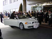 Hochzeit zweier BMW-Freaks auf dem BMW-Treffen "02 Festa in Yatsugatakein" in Japan