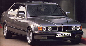 BMW 7er-Reihe der Modellreihe E32 mit 6-Zylinder-Motor
