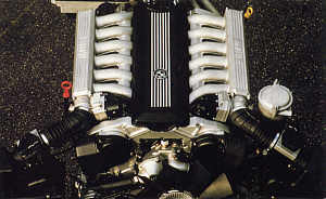 12-Zylinder-Motor in der BMW 7er-Reihe (E32)