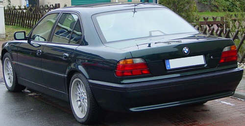 BMW 750i (E38), Ansicht Heck vor dem Facelift