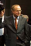 Dr. Burkhard Goeschel pr�sentierte auf der IAA 2001 in Frankfurt den 760Li