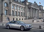 BMW Hydrogen 7 in Berlin vor dem Reichstag
