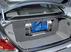 Superisolationstank im Gepckraum des BMW Hydrogen 7