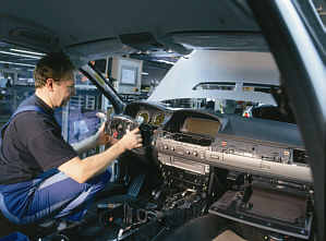 Assembly of the 7series (E65) gearshift module, assembly line in the BMW plant Dingolfing / Germany