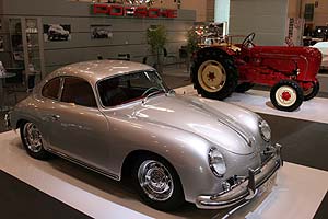 Porsche Messestand auf der Techno Classica 2006
