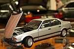 BMW 7er-Modell E32 auf dem 7-forum.com Messestand