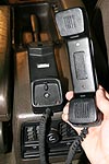 Telefonhörer auf der Mittelkonsole
