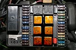 Sicherungskaten im BMW 745i Executive, im Motorraum
