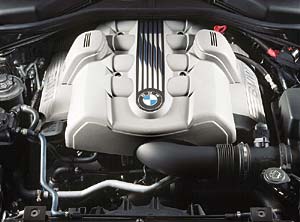 Der V8-Motor im BMW 645Ci