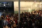 gro�er Andrang in der Daimler-Chrysler Messehalle