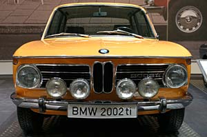 BMW 2002 ti auf der Techno Classica 2004 in Essen