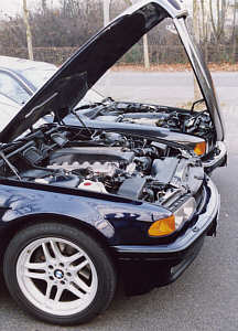 Motorraum BMW 7er