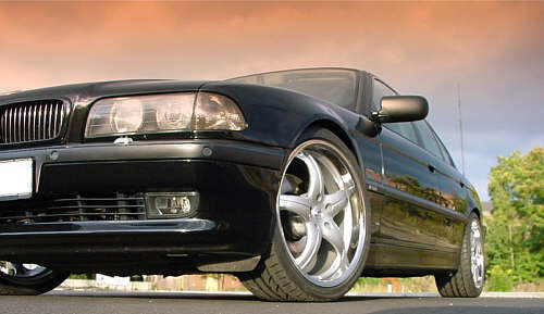 Andreas' BMW 750iL auf 20 Zoll R�dern