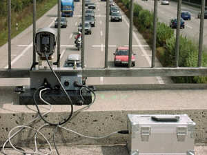 Radarfalle auf Autobahnbr�cke